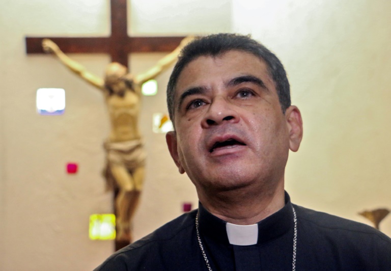 Polícia da Nicarágua impede acesso de fiéis à missa de Bispo Católico